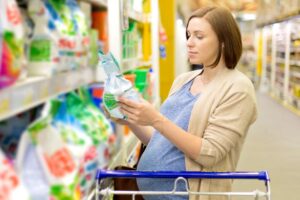 Read more about the article Can Pregnant Women Use Cleaning Products: Safety Tips