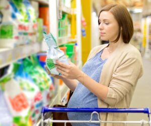 Can Pregnant Women Use Cleaning Products: Safety Tips